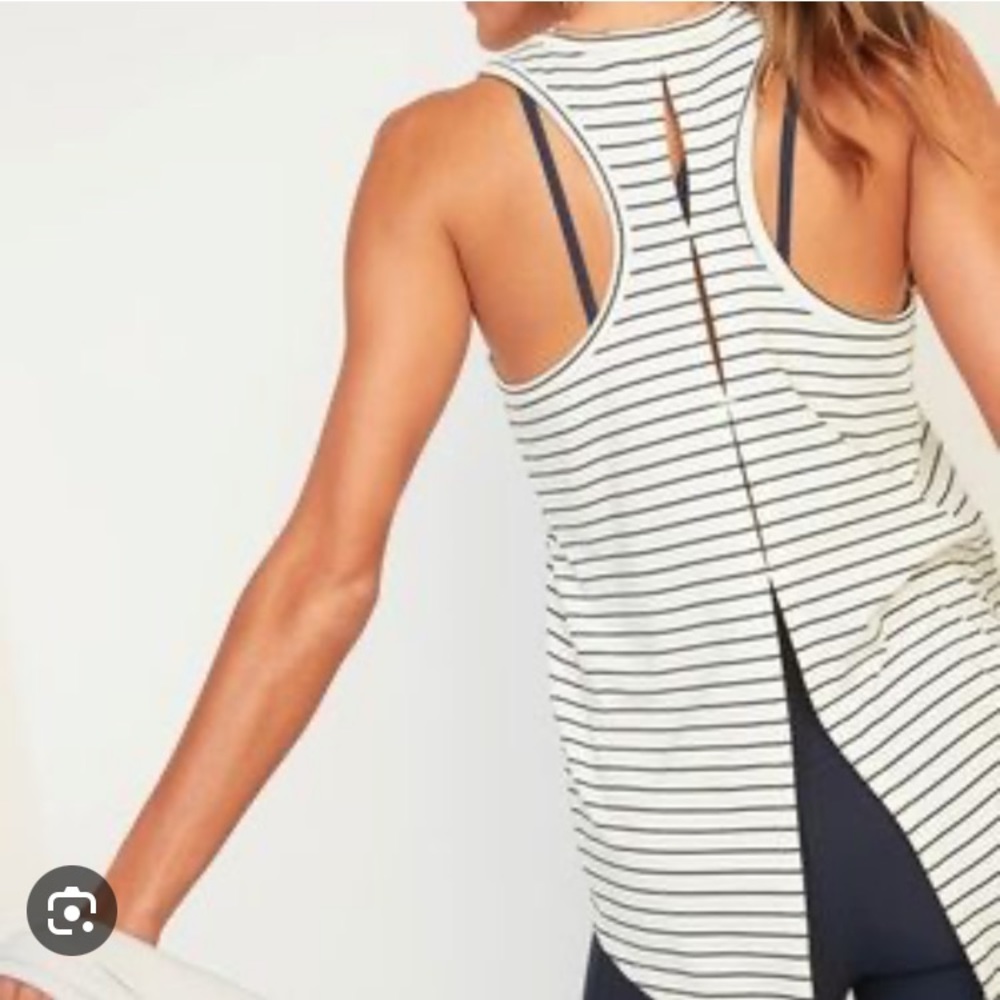 Old Navy Women’s Breathe ON Tie-Back Performance Tie Dye Tank Top White Stripes